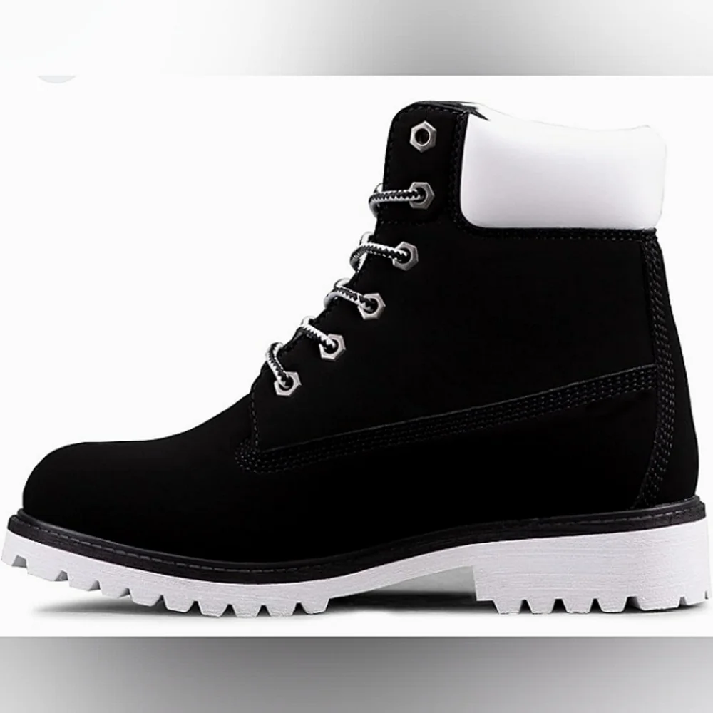 New w/o Box Lugz Convoy Classic 6-inch Faux Suede Lace-Up Lug Sole Chukka Boots